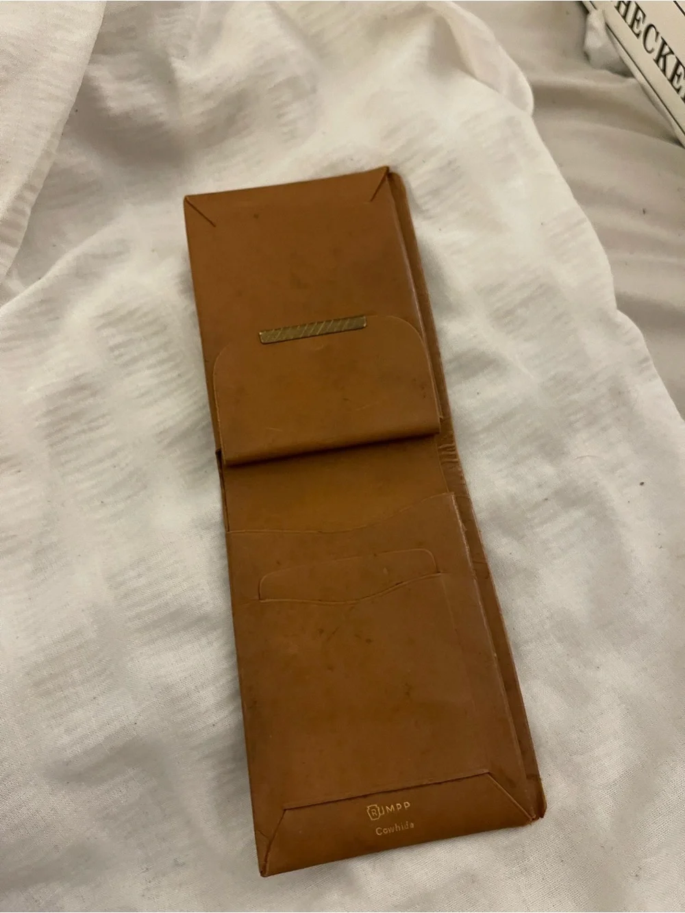 Men's Classic Tan Cowhide Leather Bifold Wallet - Unbranded